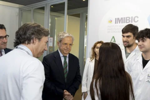 Imagen de la noticia: La Diputación de Córdoba financia 14 becas de investigación en el IMIBIC