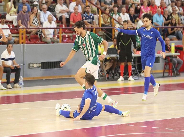 Imagen de la noticia: El Córdoba Futsal visita a ElPozo Murcia en busca de su primer triunfo liguero