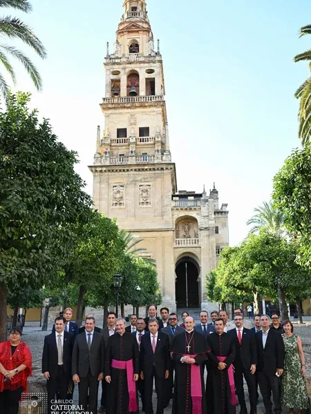 Imagen de la noticia: Autoridades de la Conferencia Iberoamericana de Ministros de Agricultura visitan la Mezquita-Catedral