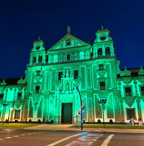 Imagen de la noticia: Córdoba ilumina de verde varios edificios por el Día Mundial del Farmacéutico