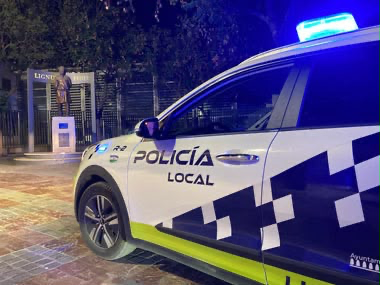 Imagen de la noticia: La Policía Local de Lucena detiene a un joven por presunto tráfico de drogas