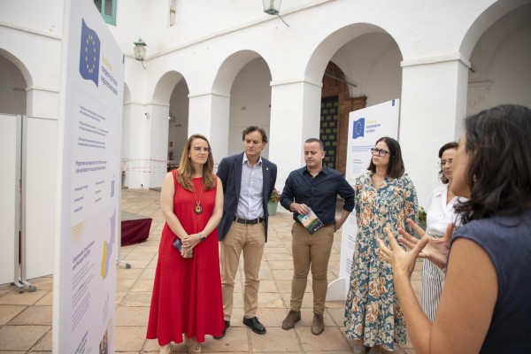 Imagen de la noticia: Córdoba acoge una exposición sobre los 40 años de España en la Unión Europea