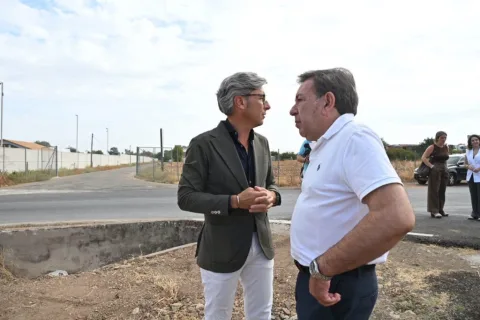 Imagen de la noticia: La Diputación supervisa en Villa del Río la mejora de la carretera CP-180 «De la Vega»