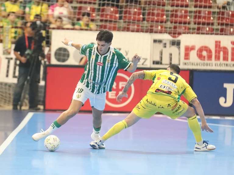 Imagen de la noticia: El Córdoba Patrimonio de la Humanidad cae 2-3 ante el Jaén en el derbi