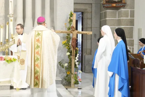 Imagen de la noticia: El obispo preside en Hinojosa del Duque la misa del Año Jubilar de santa Beatriz de Silva