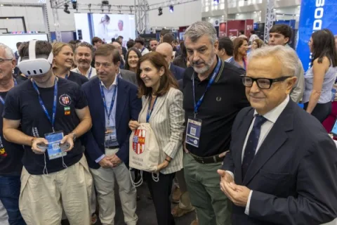 Imagen de la noticia: Fuentes destaca el potencial de 47 empresas cordobesas para el sector de la defensa