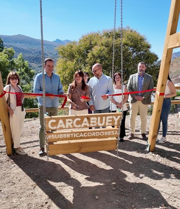 Imagen de la noticia: Carcabuey estrena la Ruta de los Columpios Gigantes y la Subbética suma siete senderos