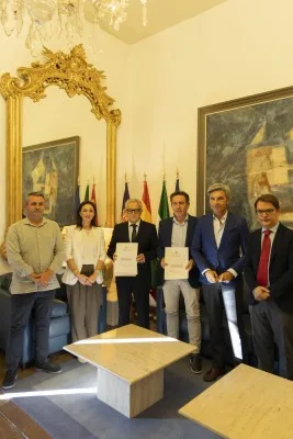 Imagen de la noticia: Diputación y UPA firman un convenio con siete cursos para el campo cordobés