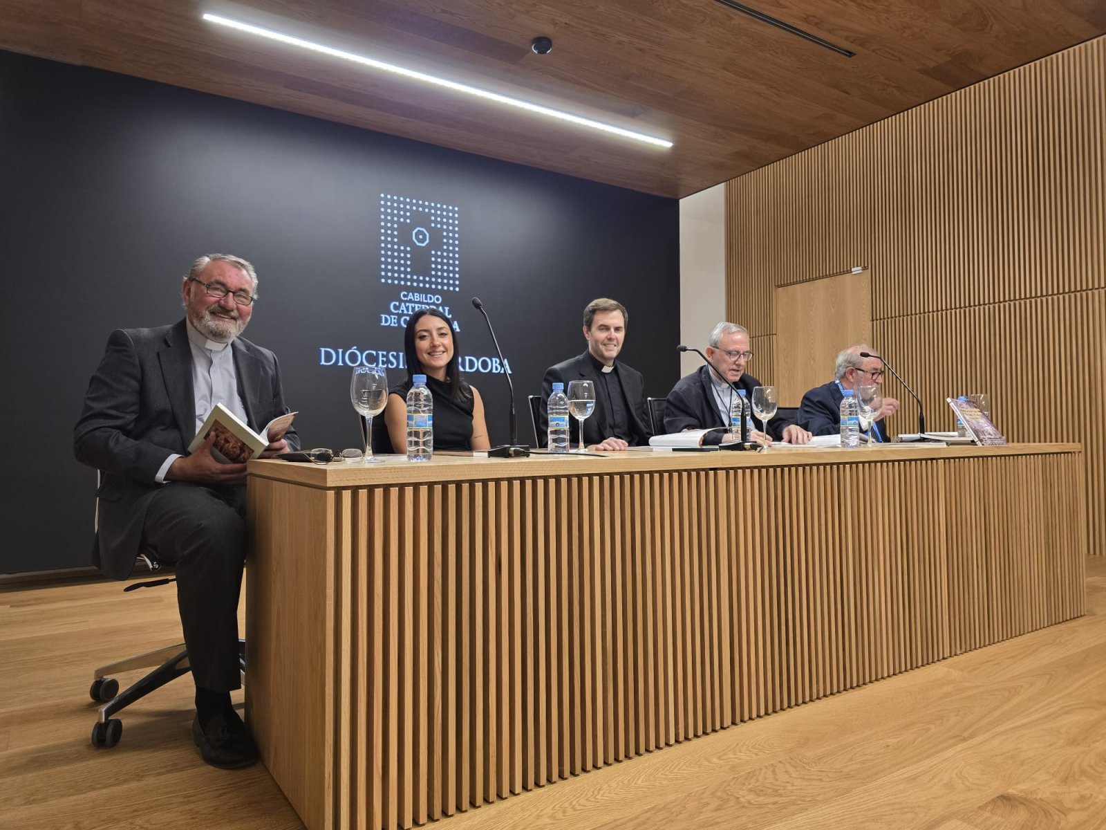 Imagen de la noticia: El Patio de San Eulogio acoge la presentación de dos libros sobre la Mezquita-Catedral