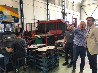 Imagen de la noticia: La Agencia IDEA visita la fábrica de IMOR en Palma del Río
