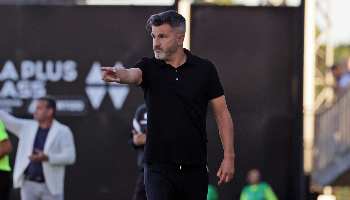 Imagen de la noticia: El Córdoba CF pierde en el descuento ante el Eldense (2-1)