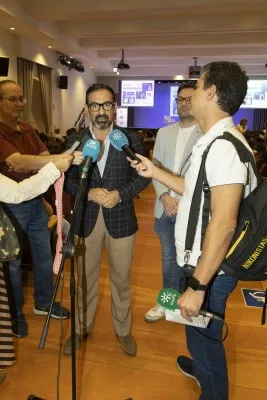Imagen de la noticia: La Diputación y la Universidad reúnen a emprendedores en una jornada sobre economía digital