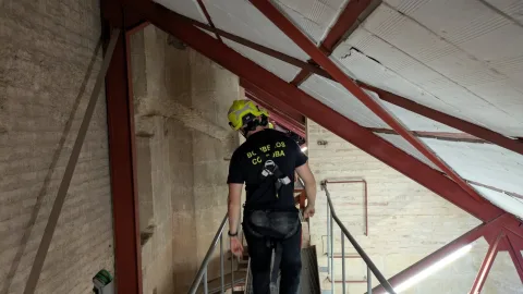 Imagen de la noticia: Nuevos bomberos de Córdoba se forman en la Mezquita-Catedral para actuar en el templo