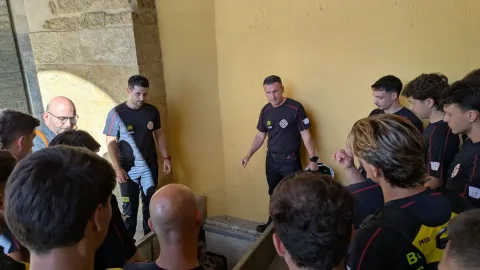 Imagen de la noticia: Nuevos bomberos de Córdoba se forman en la Mezquita-Catedral para actuar en el templo