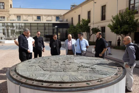 Image for the story: The Cathedral Chapter receives the Heritage delegates of the Andalusian dioceses