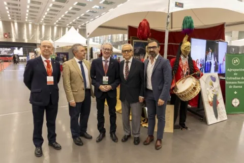 Imagen de la noticia: El Salón del Emprendimiento Cofrade reúne artesanía e innovación en el CEFC