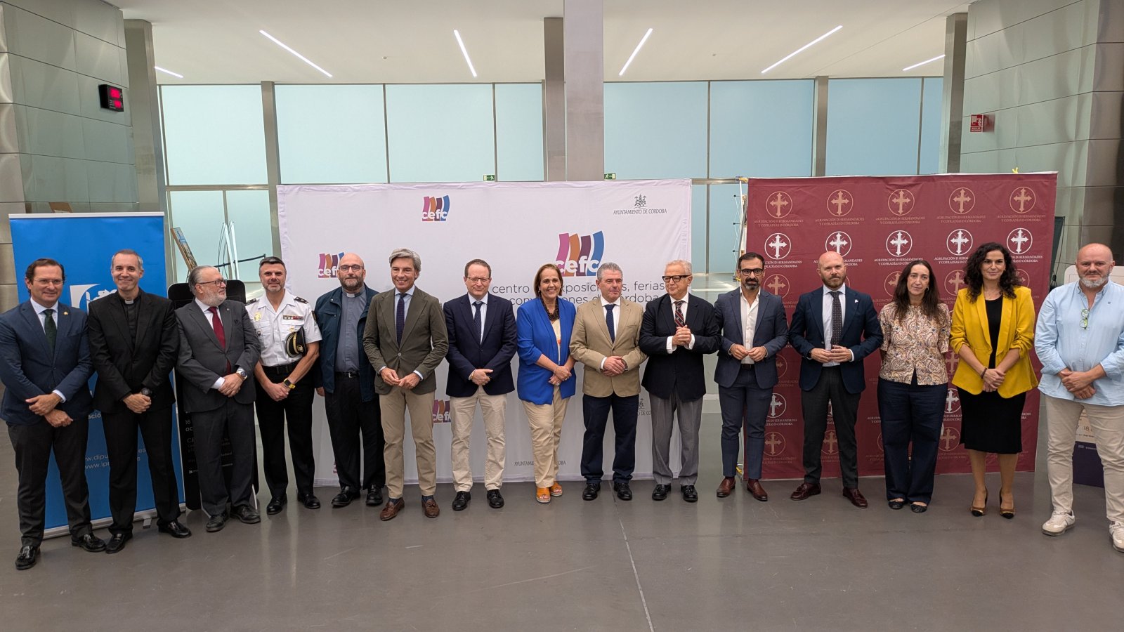Imagen de la noticia: El Cabildo Catedral acude a la inauguración de la II Feria Cofrade de Córdoba