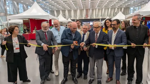 Imagen de la noticia: El Cabildo Catedral acude a la inauguración de la II Feria Cofrade de Córdoba