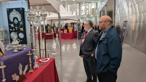 Imagen de la noticia: El Cabildo Catedral acude a la inauguración de la II Feria Cofrade de Córdoba