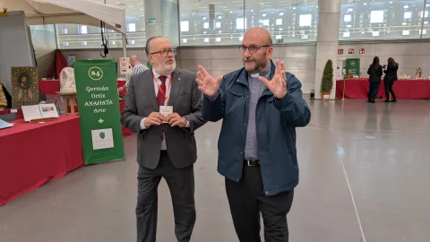 Imagen de la noticia: El Cabildo Catedral acude a la inauguración de la II Feria Cofrade de Córdoba