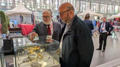 Imagen de la noticia: El Cabildo Catedral acude a la inauguración de la II Feria Cofrade de Córdoba