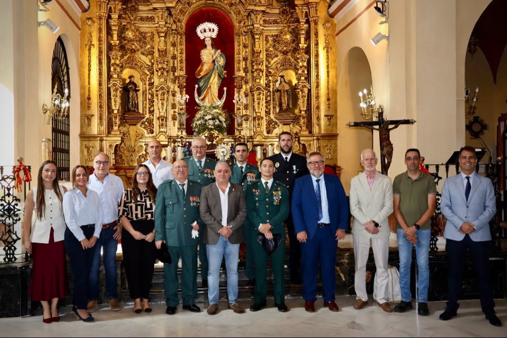 Imagen de la noticia: La Colonia de Fuente Palmera agradece a la Guardia Civil su labor en el Día del Pilar