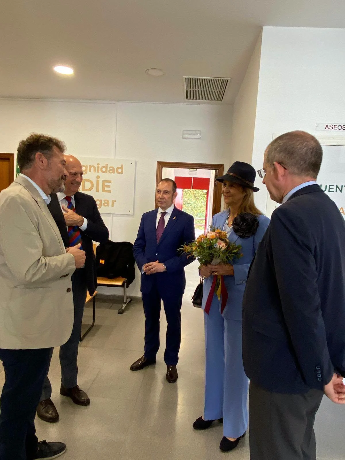 Imagen de la noticia: La infanta Elena visita la Casa de Acogida «Madre del Redentor» de Cáritas en su 25 aniversario