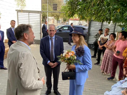 Imagen de la noticia: La infanta Elena visita la Casa de Acogida «Madre del Redentor» de Cáritas en su 25 aniversario