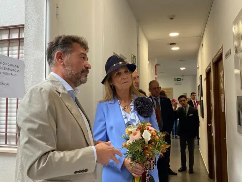 Imagen de la noticia: La infanta Elena visita la Casa de Acogida «Madre del Redentor» de Cáritas en su 25 aniversario