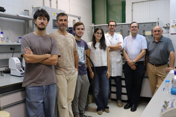 Imagen de la noticia: Un equipo de la UCO ensaya con cobre una producción de hidrógeno más barata y verde