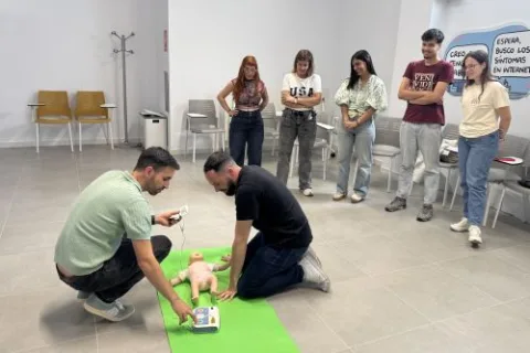 Imagen de la noticia: El Colegio de Enfermería retoma sus talleres gratuitos de RCP abiertos a entidades de Córdoba