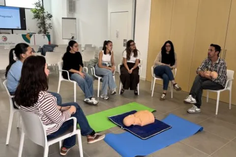 Imagen de la noticia: El Colegio de Enfermería retoma sus talleres gratuitos de RCP abiertos a entidades de Córdoba