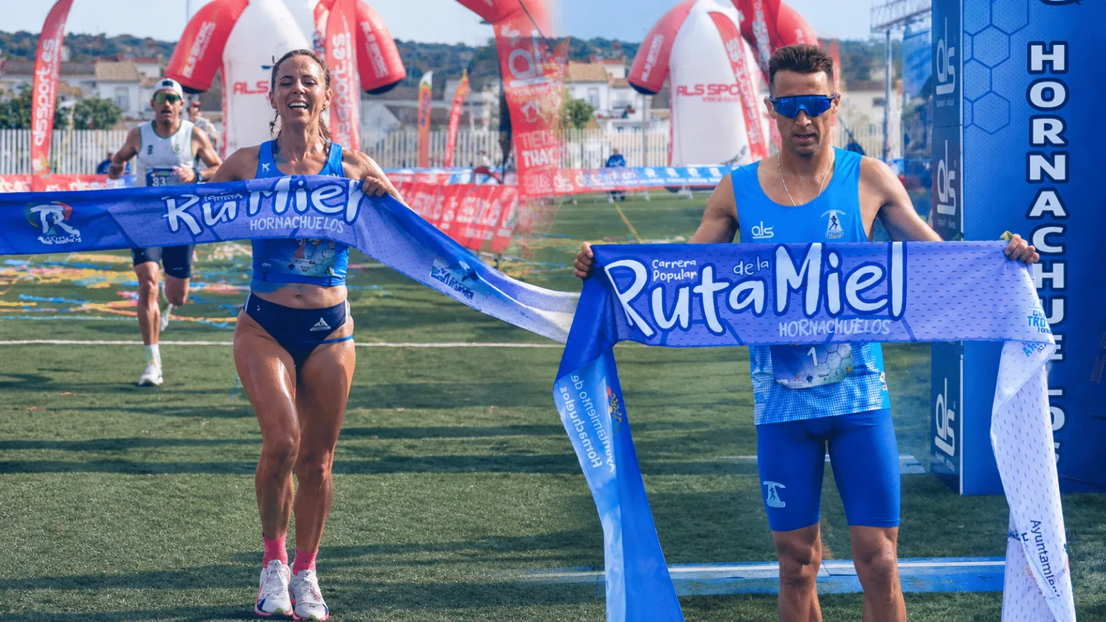 Imagen de la noticia: Sergio Ortiz y Carmen Gutiérrez ganan la XXVII Carrera Popular Ruta de la Miel de Hornachuelos
