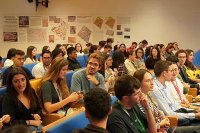 Imagen de la noticia: El Reina Sofía forma a sus residentes en investigación con una jornada de la que ya se han celebrado sus sesiones