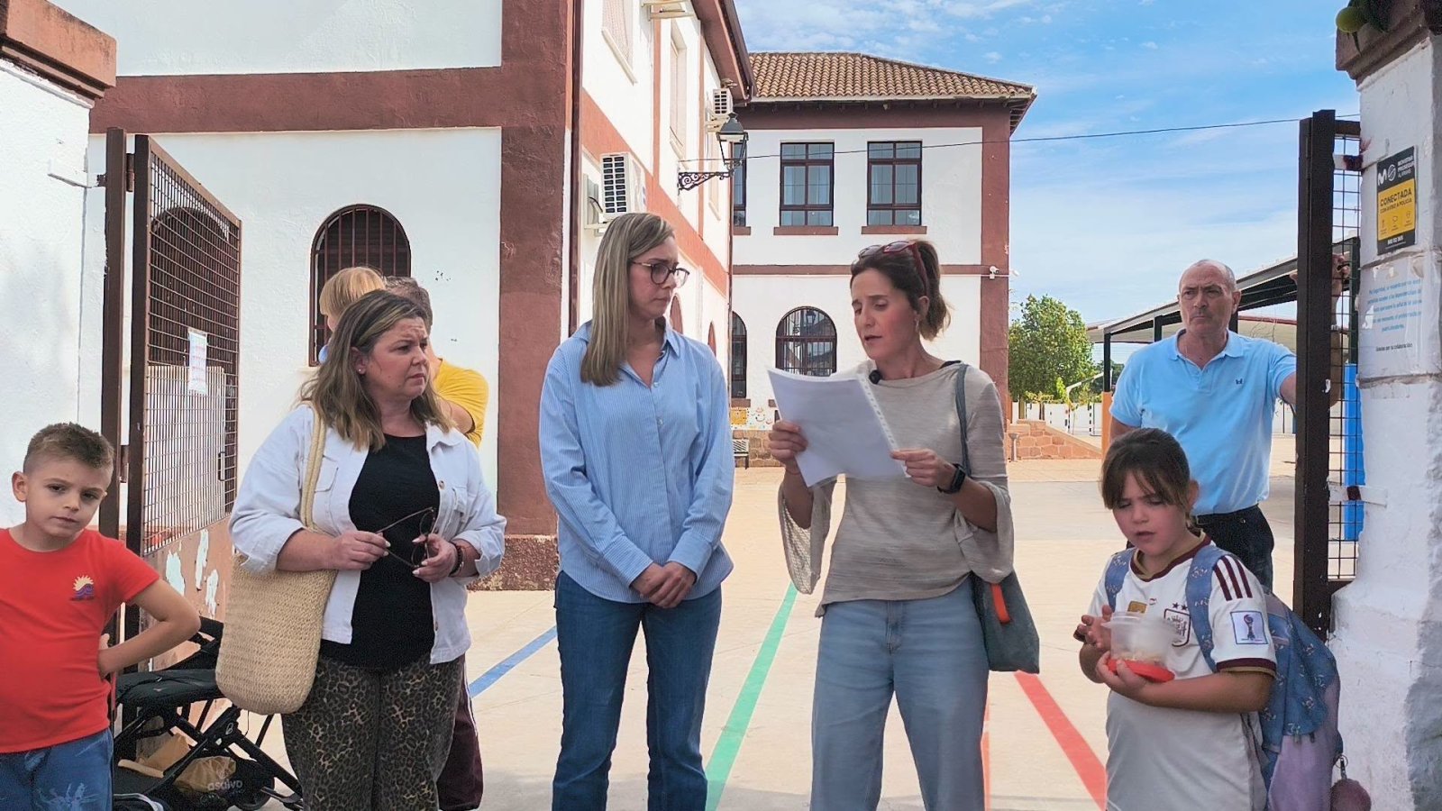 Image for the story: Villa del Río rallies for a quality school canteen