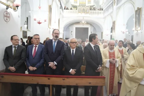 Imagen de la noticia: El obispo pide a San Rafael por los barrios con menos renta de Córdoba