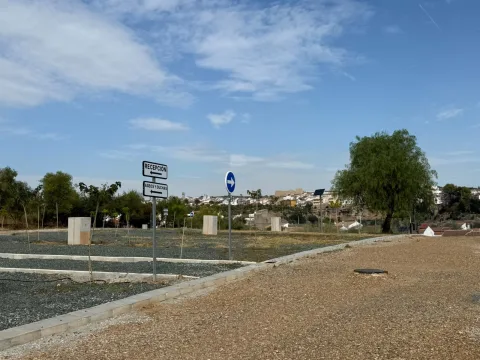 Imagen de la noticia: Hornachuelos construye un acceso propio al área de autocaravanas