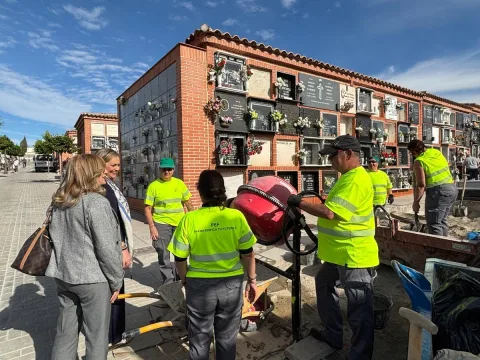 Imagen de la noticia: Baena refuerza el acceso y la limpieza del cementerio para Todos los Santos