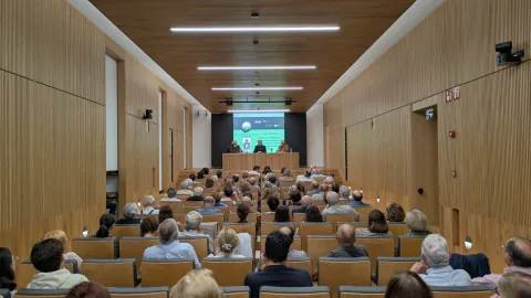 Imagen de la noticia: Remesal abre el ciclo de la muestra Córdoba Romana con el aceite de la Bética