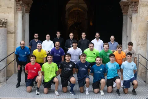 Imagen de la noticia: El Cabildo Catedral patrocina la Liga de fútbol Diocesana San Juan Pablo II