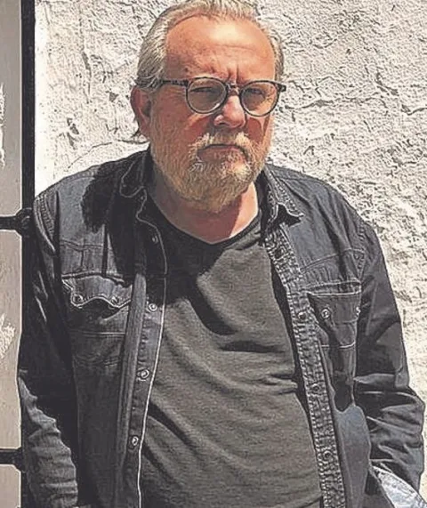 Imagen de la noticia: Martín Portales gana el Premio Juana Castro de Poesía